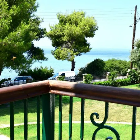 Olivelias Beachfront * Elia Nikitis